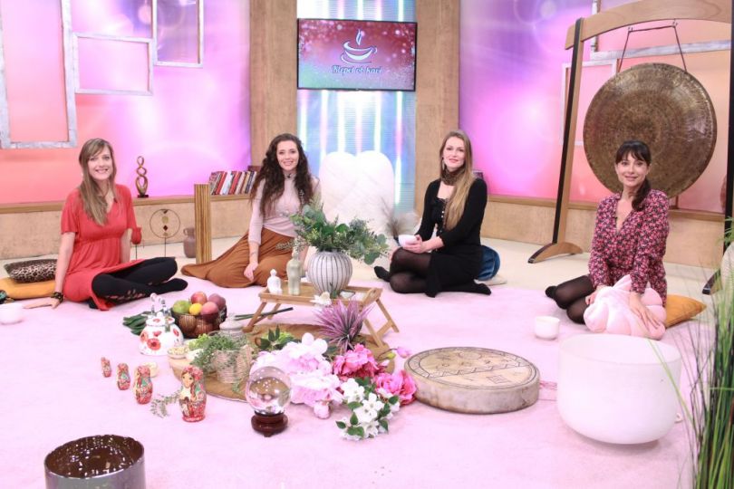 EPIZODA 99: ŽENSKI KROG Sprejeti svojo samskost? Večno samska? Tina Gorenjak, Tamara Mihalič, Špela Gornik