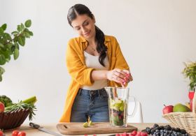 Domači detoks telesa (z recepti)