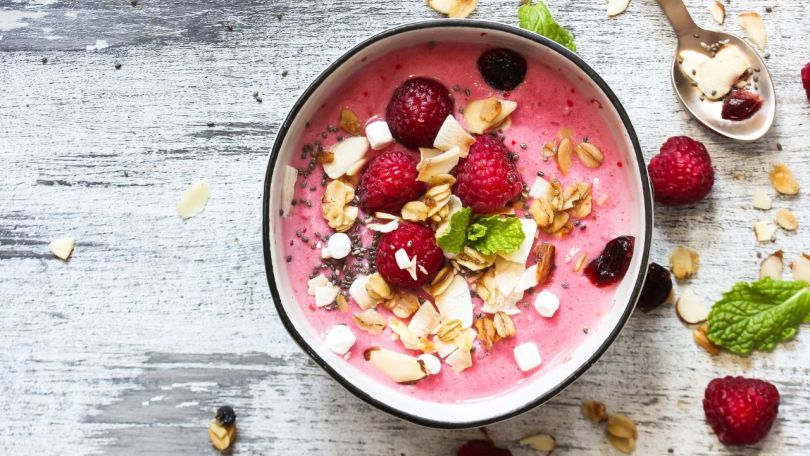 RECEPTI: Na kakšne načine lahko uporabimo granolo?