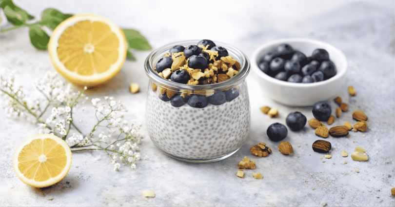 Pomladni detox zajtrk: chia puding z limono, borovnicami in oreščki