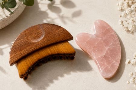 Gua sha ali limfna krtačka? Kaj izbrati za obraz?