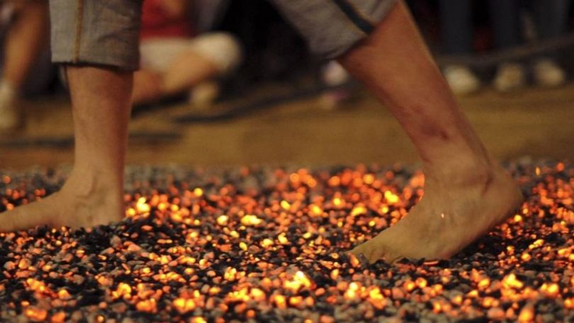 Vstopite v drugi del leta pripravljeni na nove izzive! Drznite si hoditi po žerjavici.