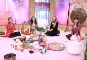 EPIZODA 99: ŽENSKI KROG Sprejeti svojo samskost? Večno samska? Tina Gorenjak, Tamara Mihalič, Špela Gornik