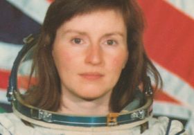 Prva angleška astronavtka o nezemljanih in njihovi sestavi, ki jim omogoča nevidnost