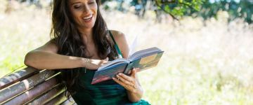 Spodbujamo branje v naravi: manj stresa in več serotonina