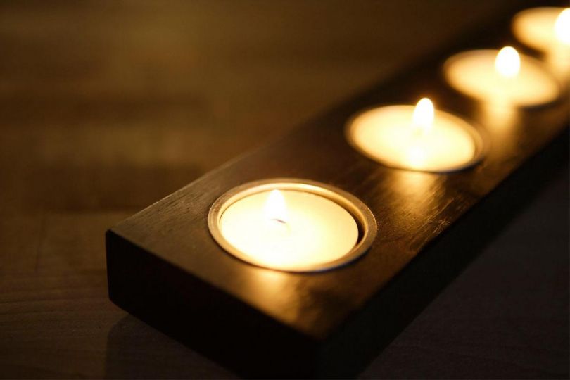 Z navadnimi svečami se zastrupljamo in podpiram naftno industrijo! Kakšne so alternative?