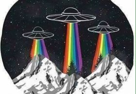 Katera slovenska pevka govori o Nezemljanih, zvezdnih kamnih in duhovnih mentorjih?