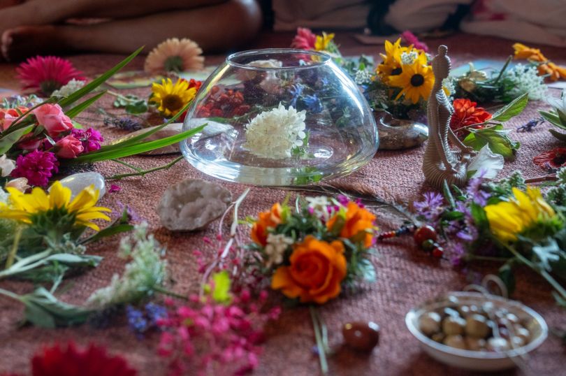 Zakaj sem izbrala Mother Blessing namesto klasičnega baby showerja?