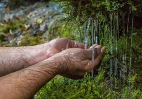 Datumi za izvirsko vodo 2025